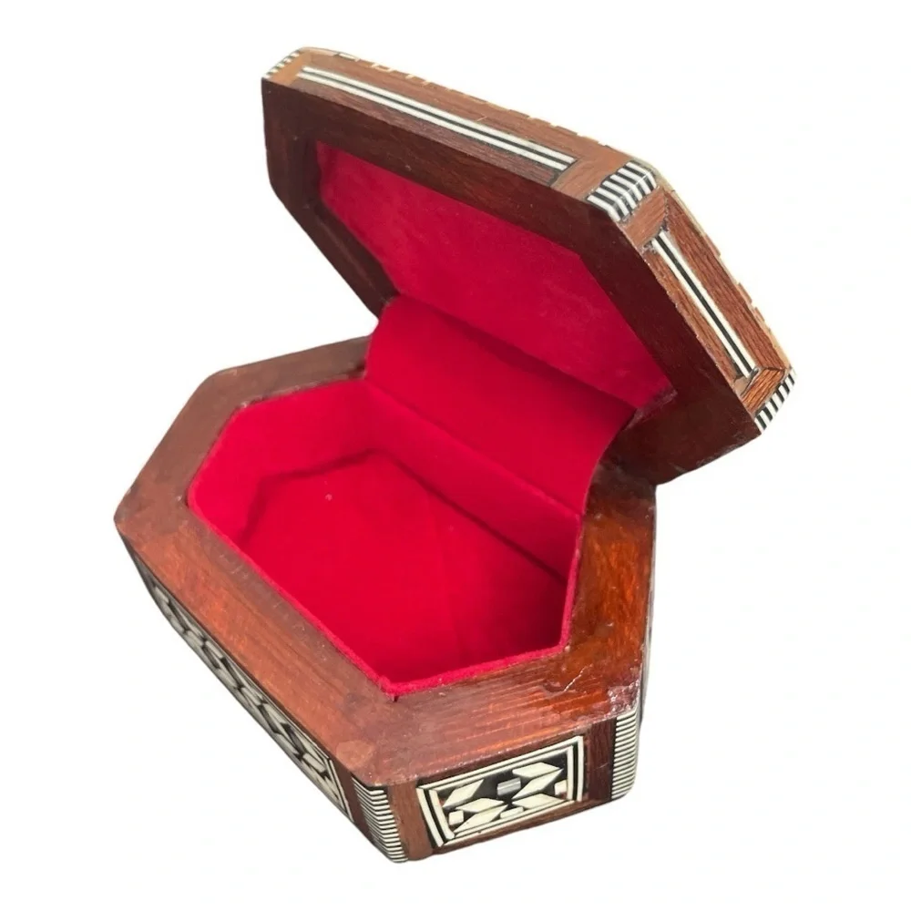 Vtg Middle Eastern Shell and Wood Marquetry Trinket Box